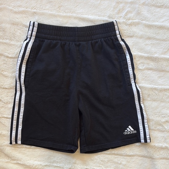 Adidas Black soft Shorts size youth medium - Picture 1 of 8